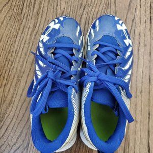 Under Armour Boys Baseball Cleats Size 2